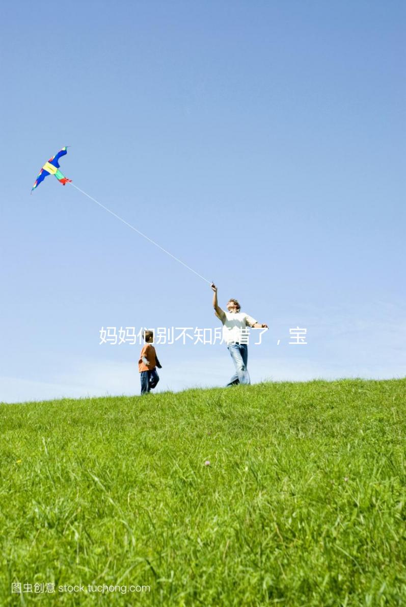 媽媽們別不知所措了，寶寶嗆奶后第一時間可以這么做